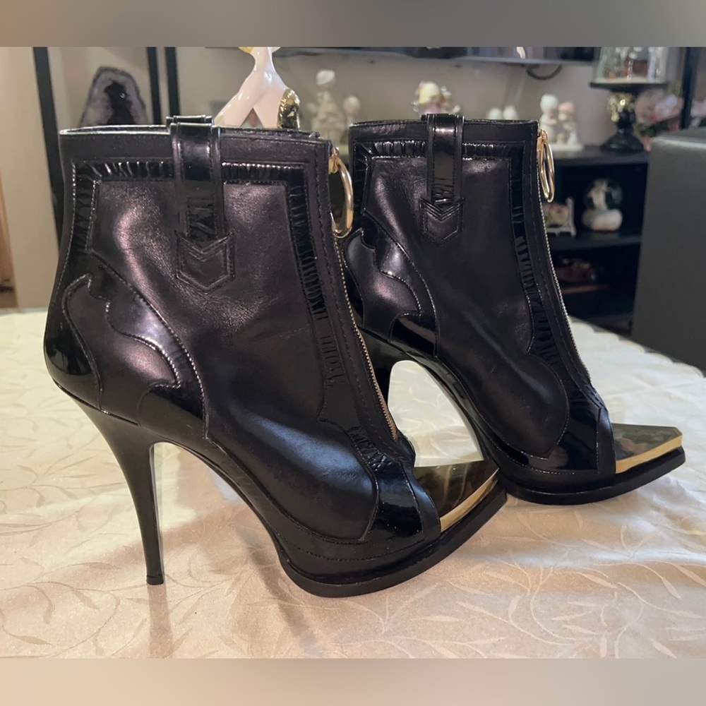 Givenchy Open toe Front zip Heeled Booties